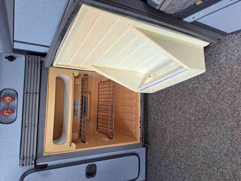 Obytné vozidlo HYUNDAI H-100 - foto 23