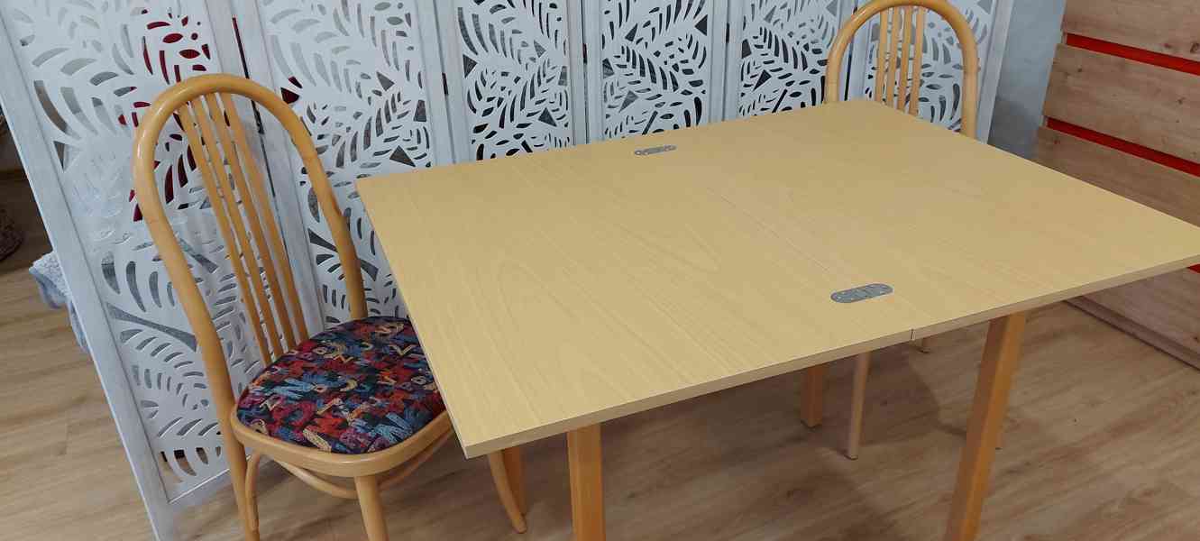 Stůl a dvě židle - foto 3