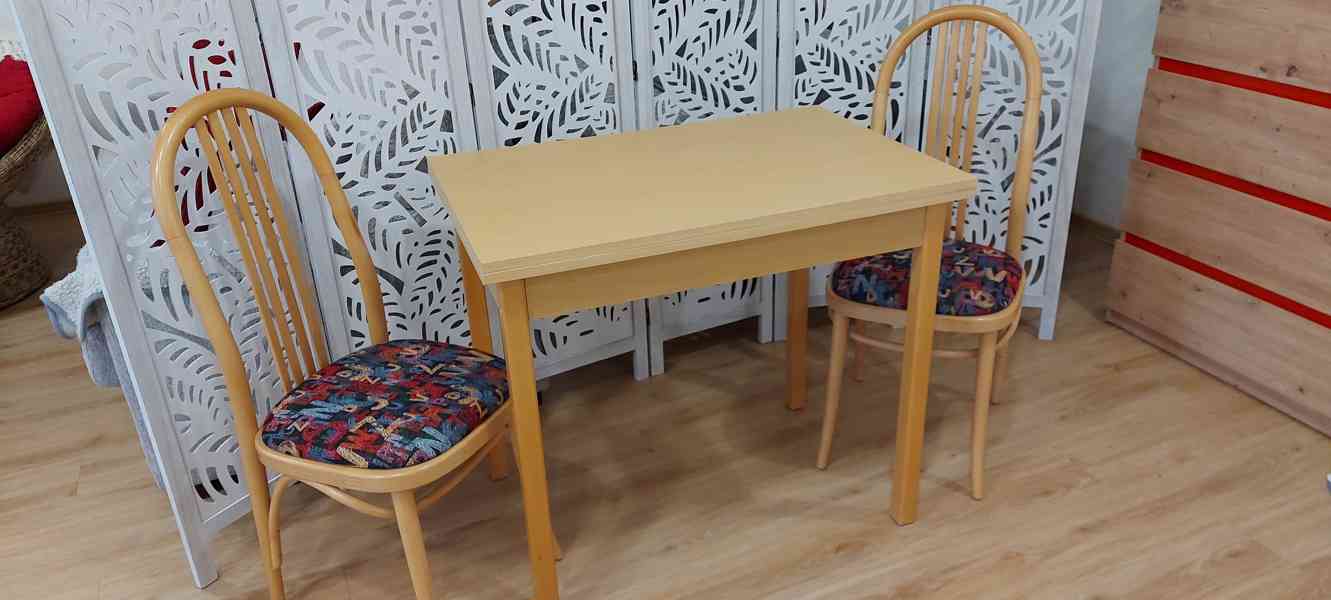 Stůl a dvě židle - foto 2