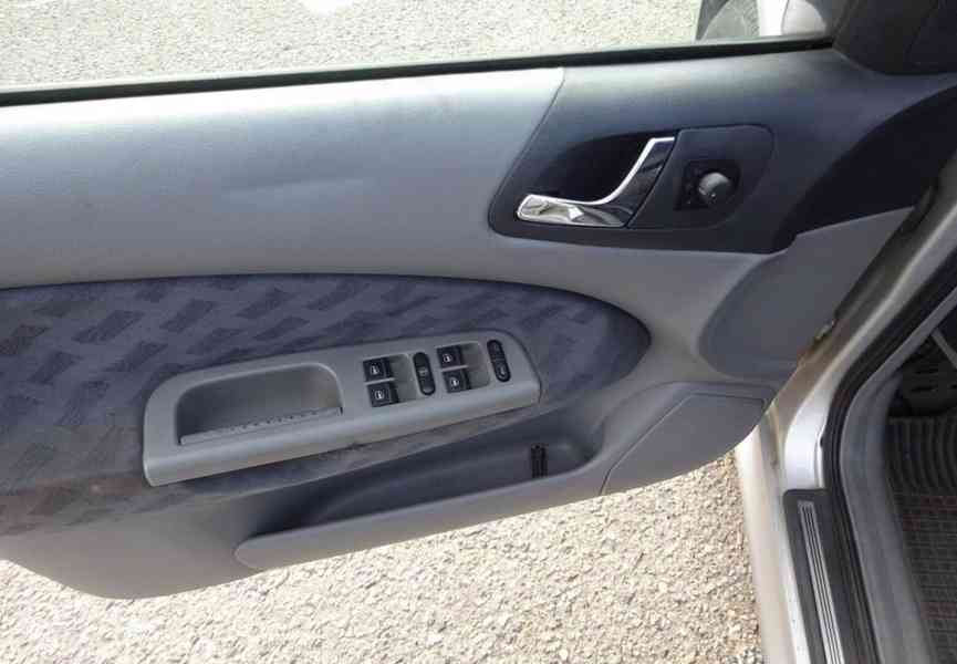 Škoda Octavia, 1.8 T (110 kw) r.v.1999 2.Majitel - foto 6