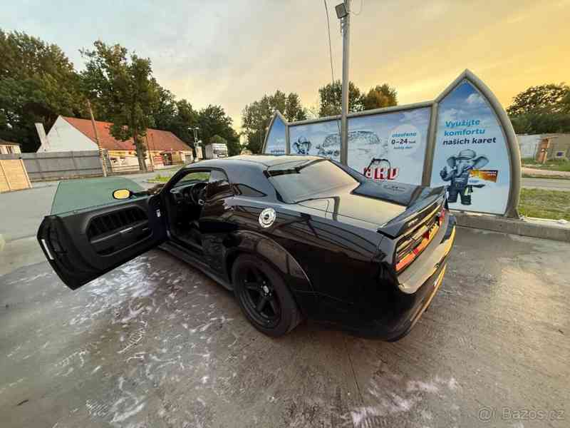 Dodge Challenger 6,4   SRT8 392 WIDEBODY 6.4 V8 HEMI - foto 9