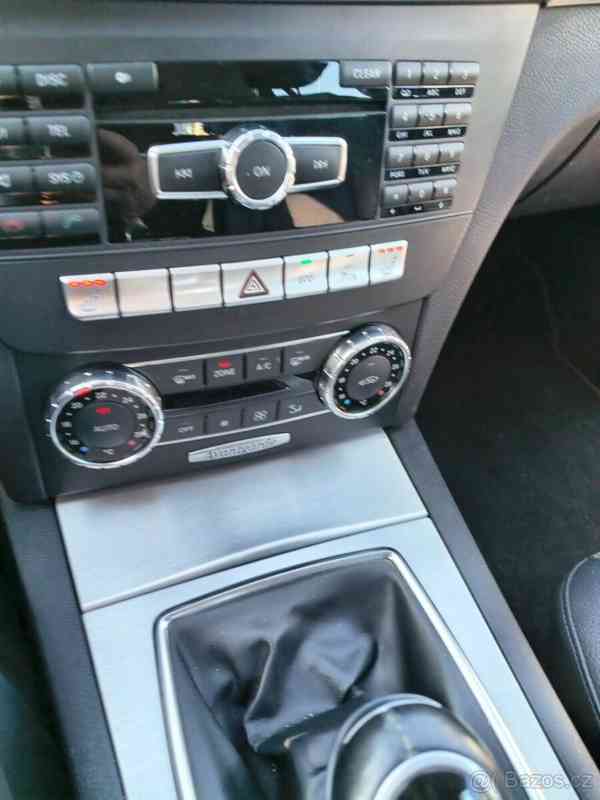 Mercedes-Benz Třídy C 180 CGI 110kw - foto 16