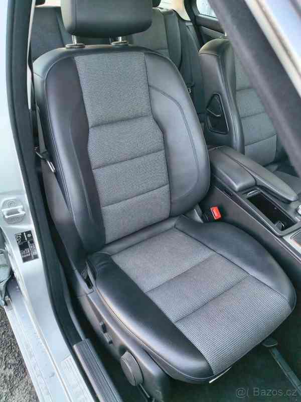 Mercedes-Benz Třídy C 180 CGI 110kw - foto 12