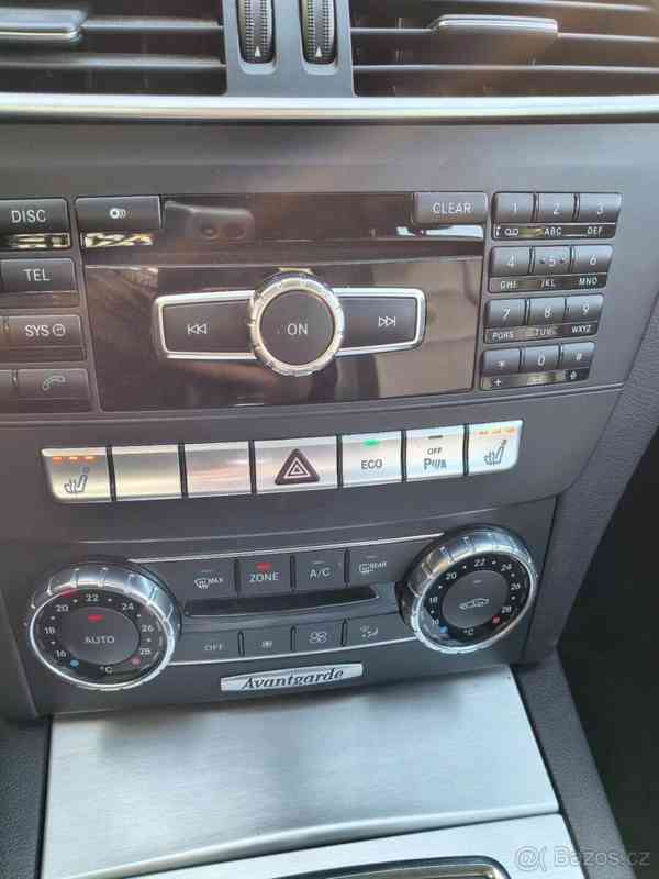Mercedes-Benz Třídy C 180 CGI 110kw - foto 13