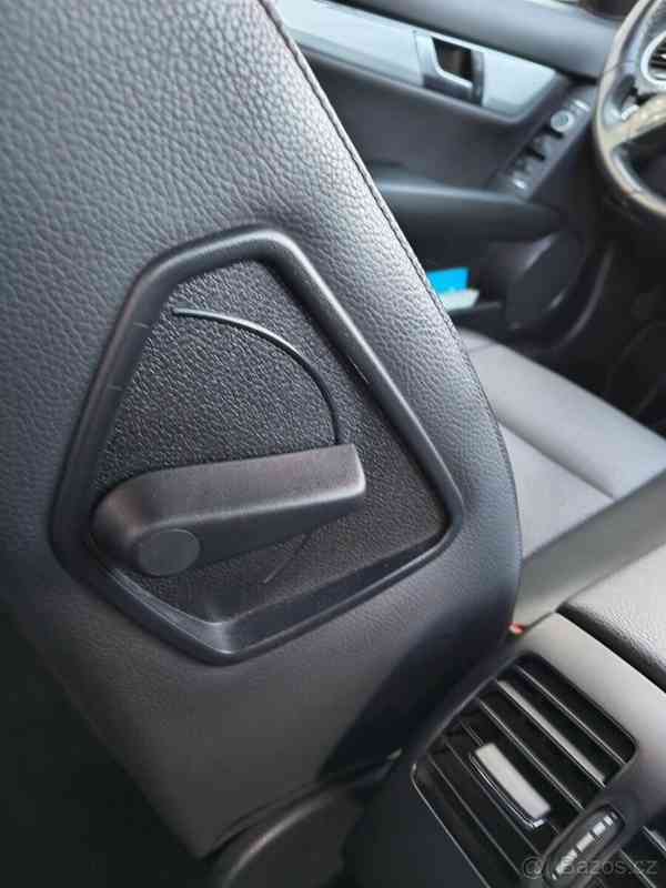 Mercedes-Benz Třídy C 180 CGI 110kw - foto 4