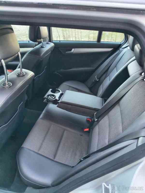 Mercedes-Benz Třídy C 180 CGI 110kw - foto 14