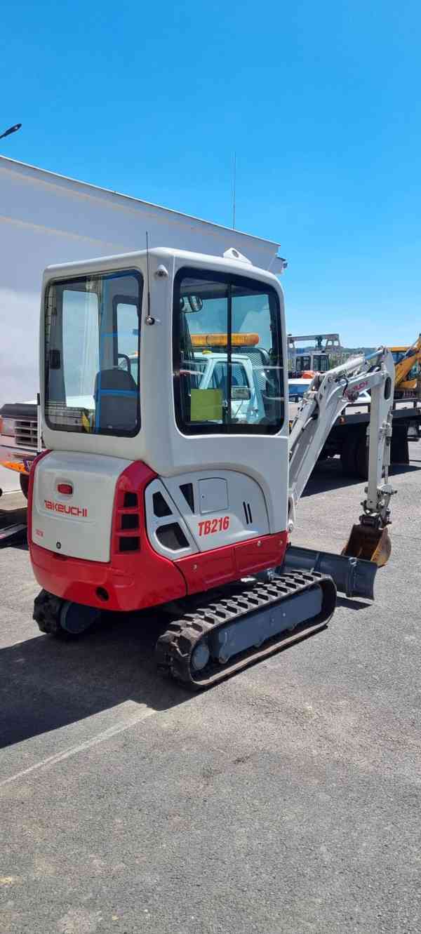 Minibagr - minirypadlo Takeuchi TB216 1.8t - foto 6