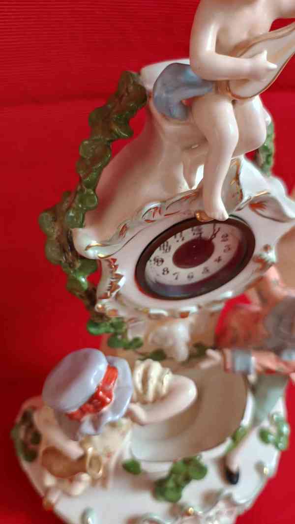 Porcelánové hodiny figurální - foto 10