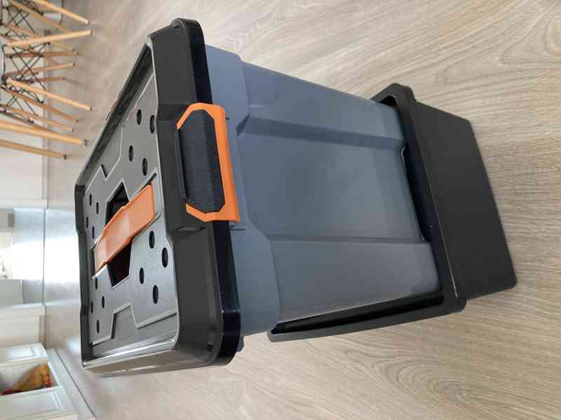 Šedý kompostér s chovnou nádobou o objemu 18 l - foto 4