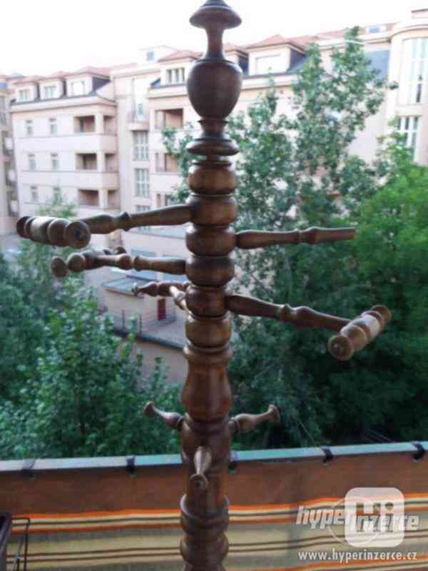 Starožitný věšák - foto 8