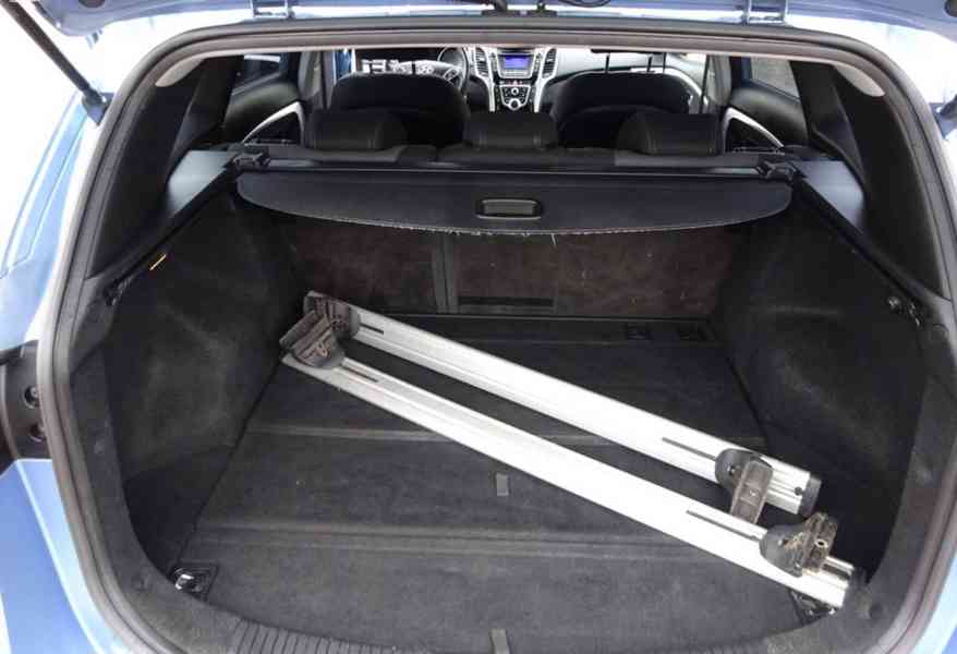 Hyundai i30 1.6i Combi r.v.2012 (99 kw) 2.Maj.serv.kníž.ČR - foto 14