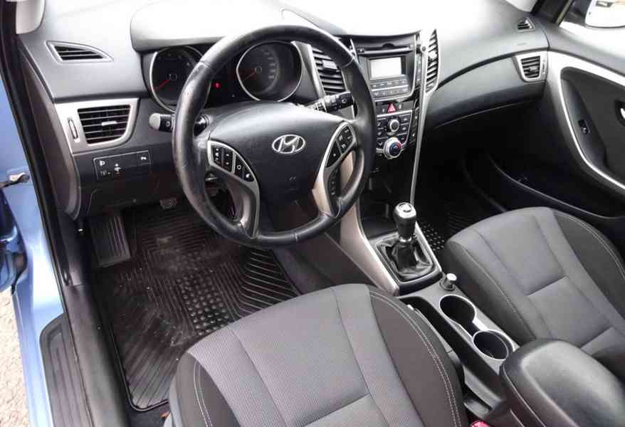 Hyundai i30 1.6i Combi r.v.2012 (99 kw) 2.Maj.serv.kníž.ČR - foto 5