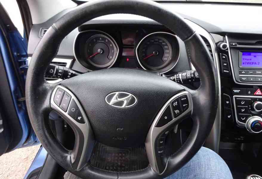Hyundai i30 1.6i Combi r.v.2012 (99 kw) 2.Maj.serv.kníž.ČR - foto 10