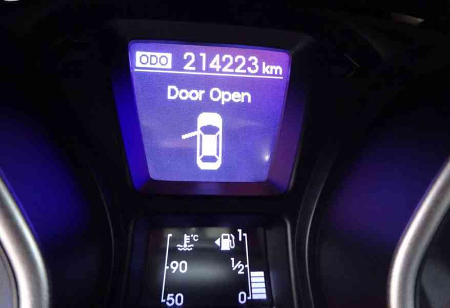 Hyundai i30 1.6i Combi r.v.2012 (99 kw) 2.Maj.serv.kníž.ČR - foto 7