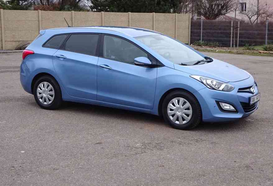 Hyundai i30 1.6i Combi r.v.2012 (99 kw) 2.Maj.serv.kníž.ČR - foto 2