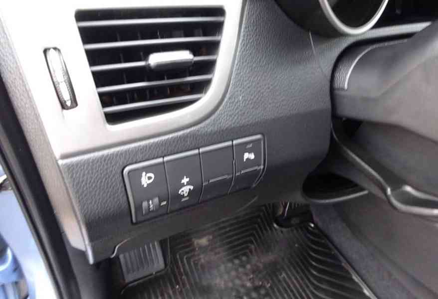 Hyundai i30 1.6i Combi r.v.2012 (99 kw) 2.Maj.serv.kníž.ČR - foto 11