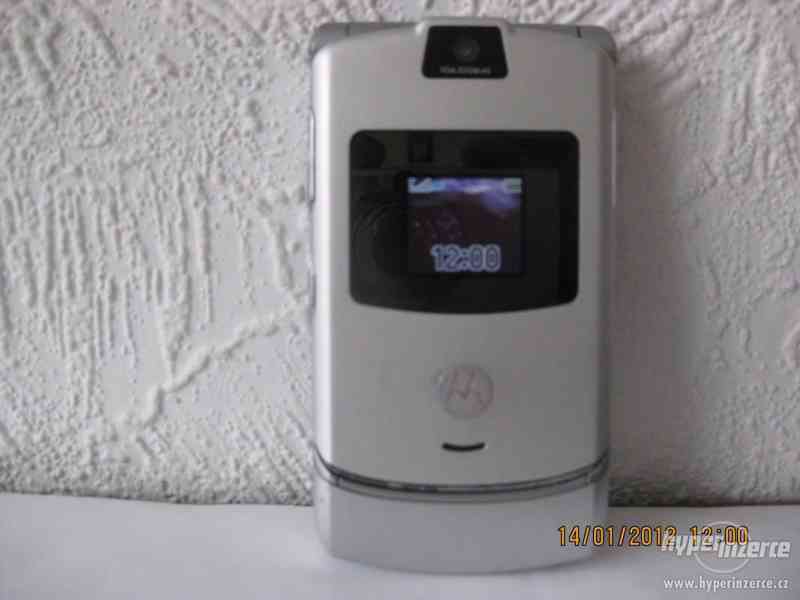 MOTOROLA  RazrV3+SIM karta  ZDARMA!!! - foto 3