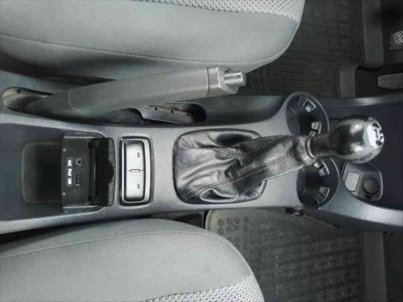 Kia Sportage 2,0 i (104 kW), LPG, 4WD, tažné - foto 16