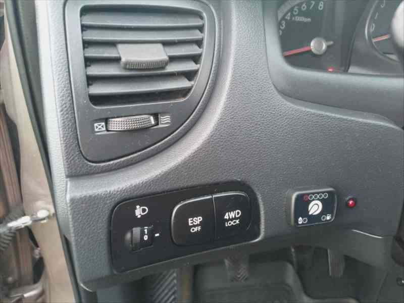 Kia Sportage 2,0 i (104 kW), LPG, 4WD, tažné - foto 18