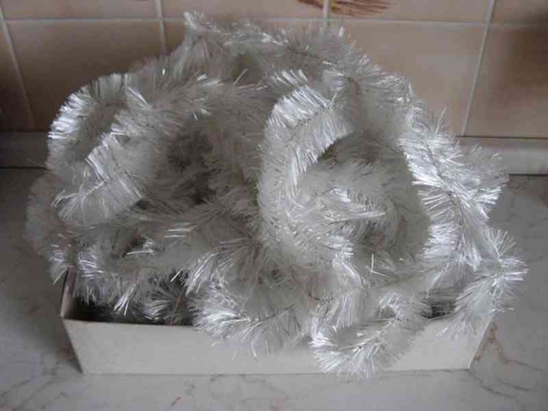 STARÉ VÁNOČNÍ LAMETOVÉ ŘETĚZY – 12kusů x 1,20m - foto 2