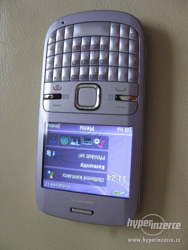 Nokia C3-00 - funkční mobilní telefon s QWERTY klávesnicí - foto 2