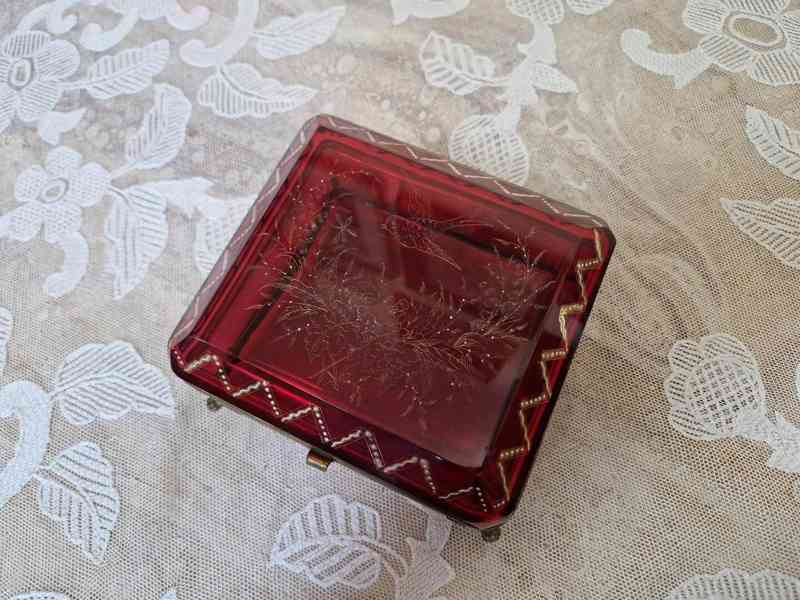 Krásná masivní rubínová Dóza Biedermeier Ptáček Motýl 19st - foto 5