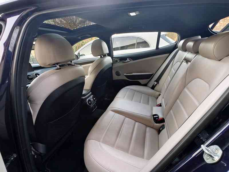 KIA Stinger 3.3 V6, 4x4 - foto 9