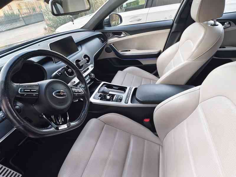 KIA Stinger 3.3 V6, 4x4 - foto 8