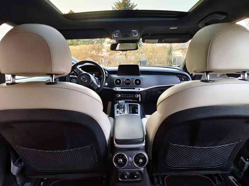 KIA Stinger 3.3 V6, 4x4 - foto 7