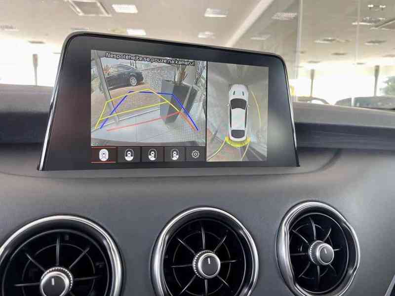 KIA Stinger 3.3 V6, 4x4, TOP STAV a MAX. VÝBAVA - foto 8