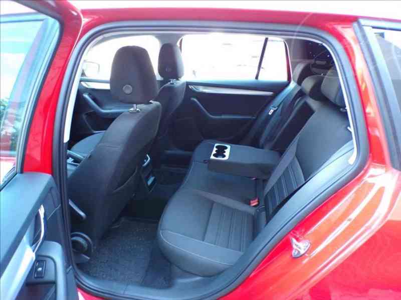 Škoda Octavia 1,6 TDI - foto 9