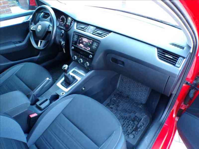 Škoda Octavia 1,6 TDI - foto 12