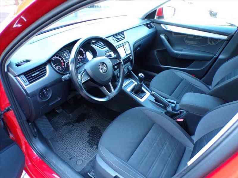 Škoda Octavia 1,6 TDI - foto 8