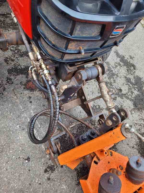 Traktor Shibaura ST 231 - foto 14