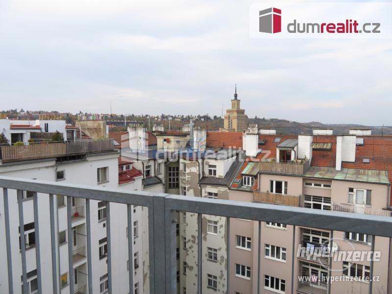 Světlý mezonetový byt 4+kk, 107 m2 + 2 x terasa (12,7 + 8 m2), 5.p, OV, cihla po rekonstrukci, Praha - foto 4
