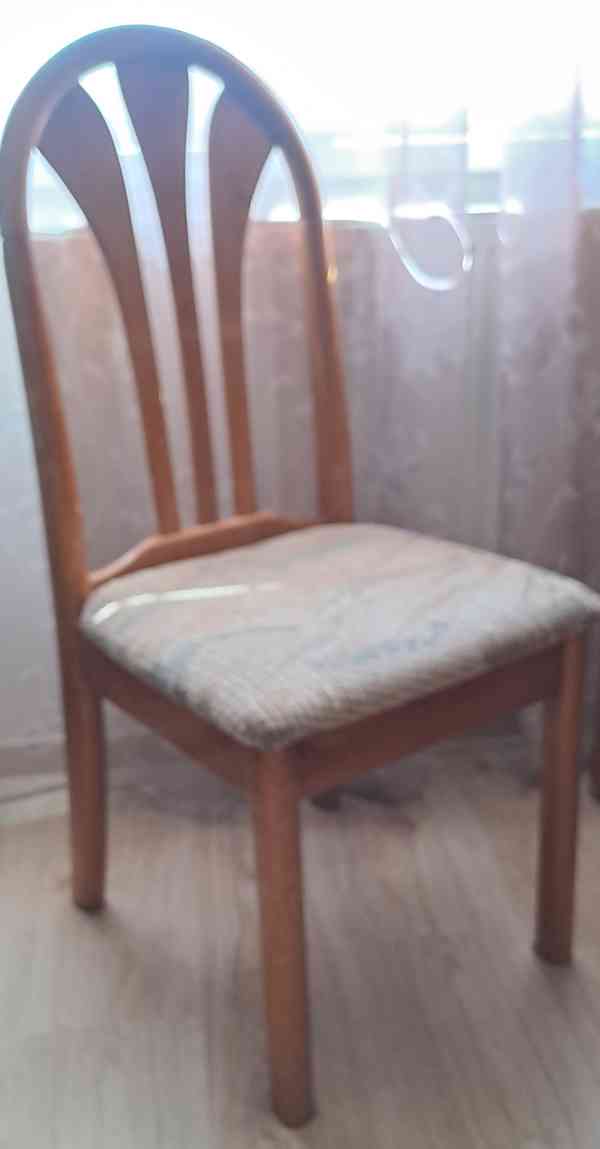 Kulatý jídelní stůl - foto 3