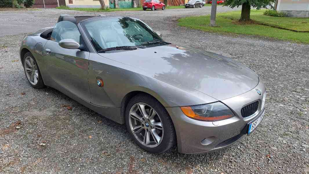 BMW Z4, Hardtop 2,5 šestiválec - foto 12