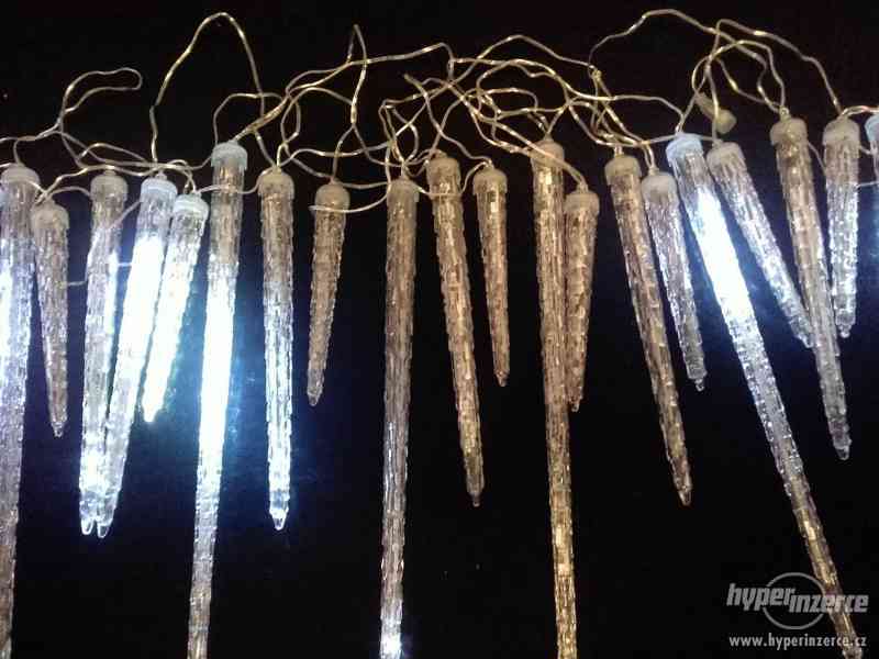 Vánoční VENKOVNÍ osvětlení Rampouchy 28cm 8 ks - foto 5