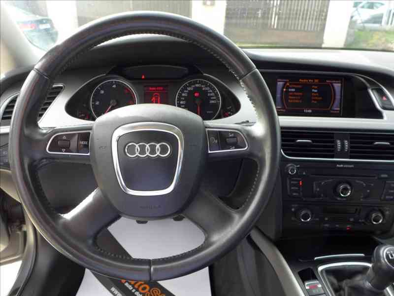 Audi A4 2,0 TDI 4x4, XENON, 1.MAJITEL - foto 9