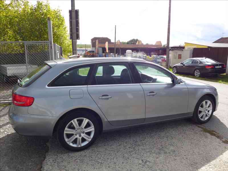 Audi A4 2,0 TDI 4x4, XENON, 1.MAJITEL - foto 4