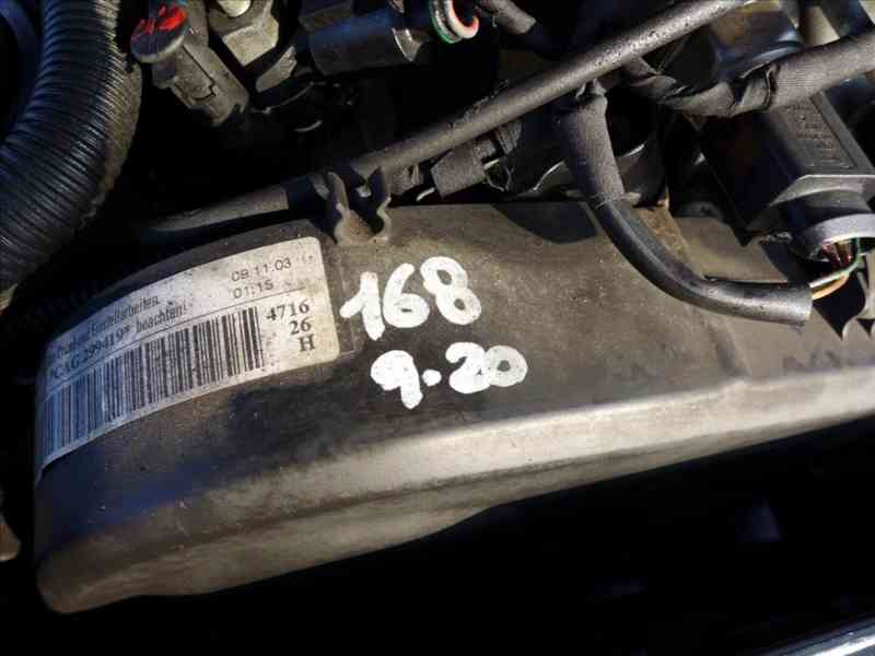 Audi A4 2,0 TDI 4x4, XENON, 1.MAJITEL - foto 20