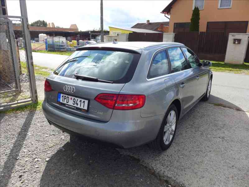 Audi A4 2,0 TDI 4x4, XENON, 1.MAJITEL - foto 5