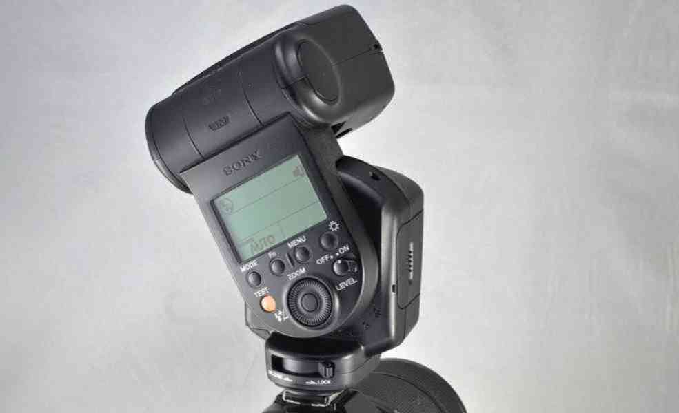Blesk: SONY HVL-F60M **GN: 60*ADI*Světlo LED - foto 4