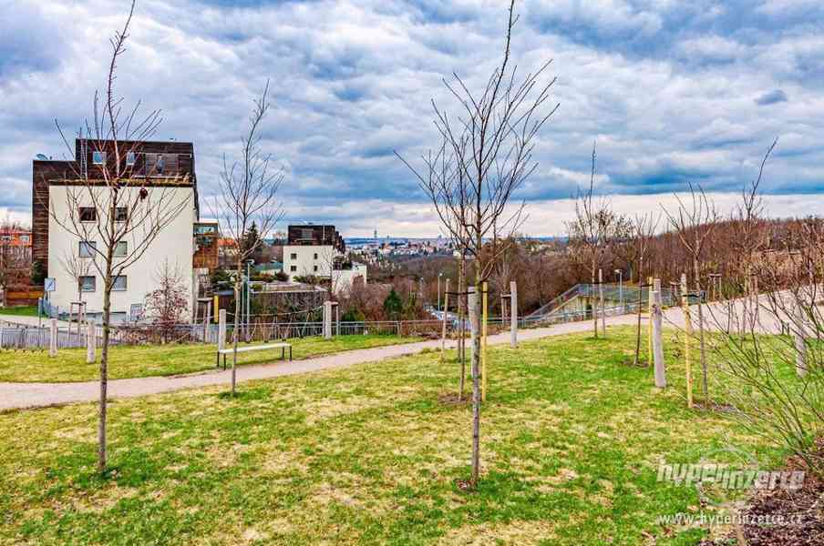 Prodej kompletně vybaveného bytu 2kk, terasa,  Sakura, Praha 5 - foto 5