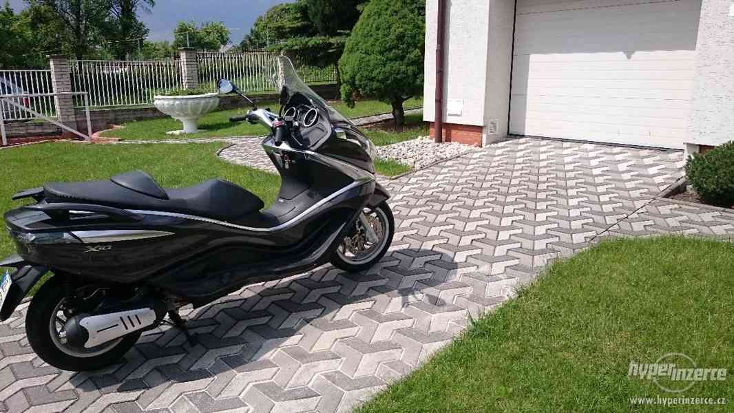Zánovní MAXI SKŮTR v perfektním stavu PIAGGIO X10 - foto 3