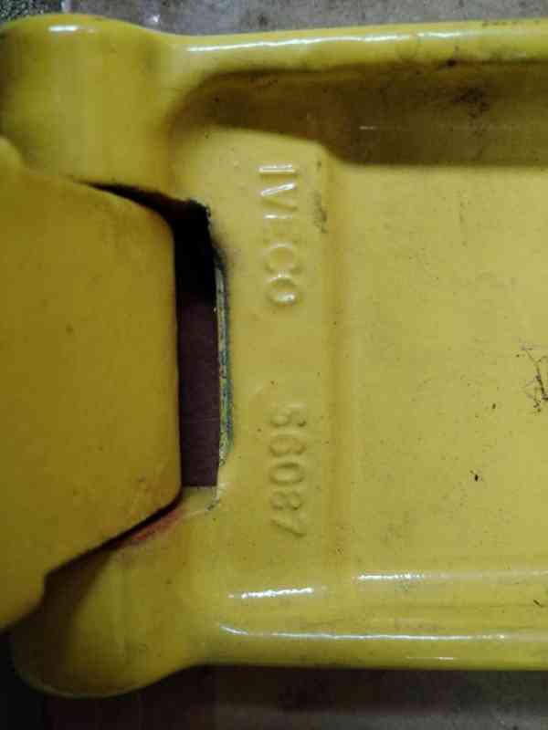 Iveco Daily, zadní dveře a panty - foto 12