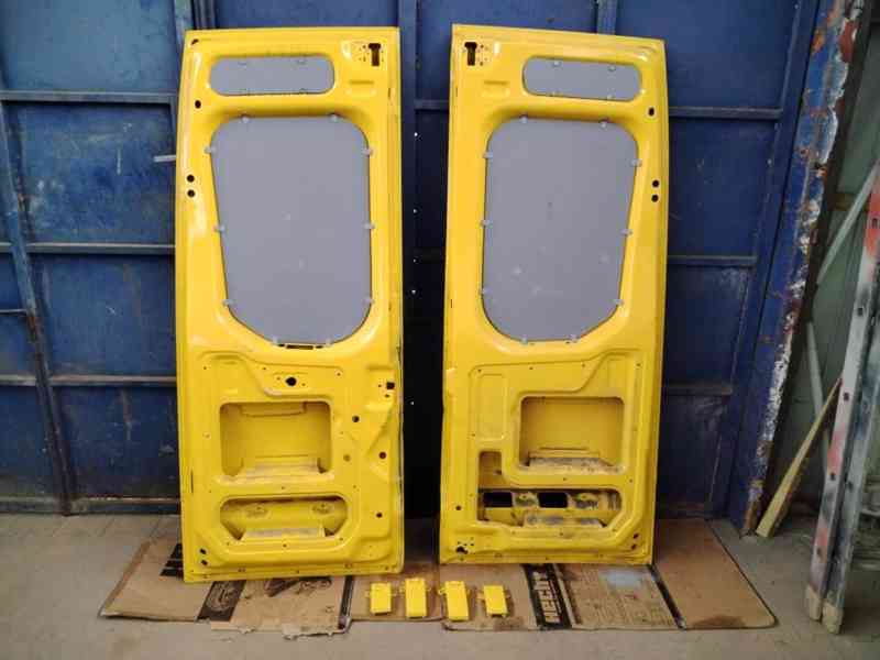 Iveco Daily, zadní dveře a panty - foto 4