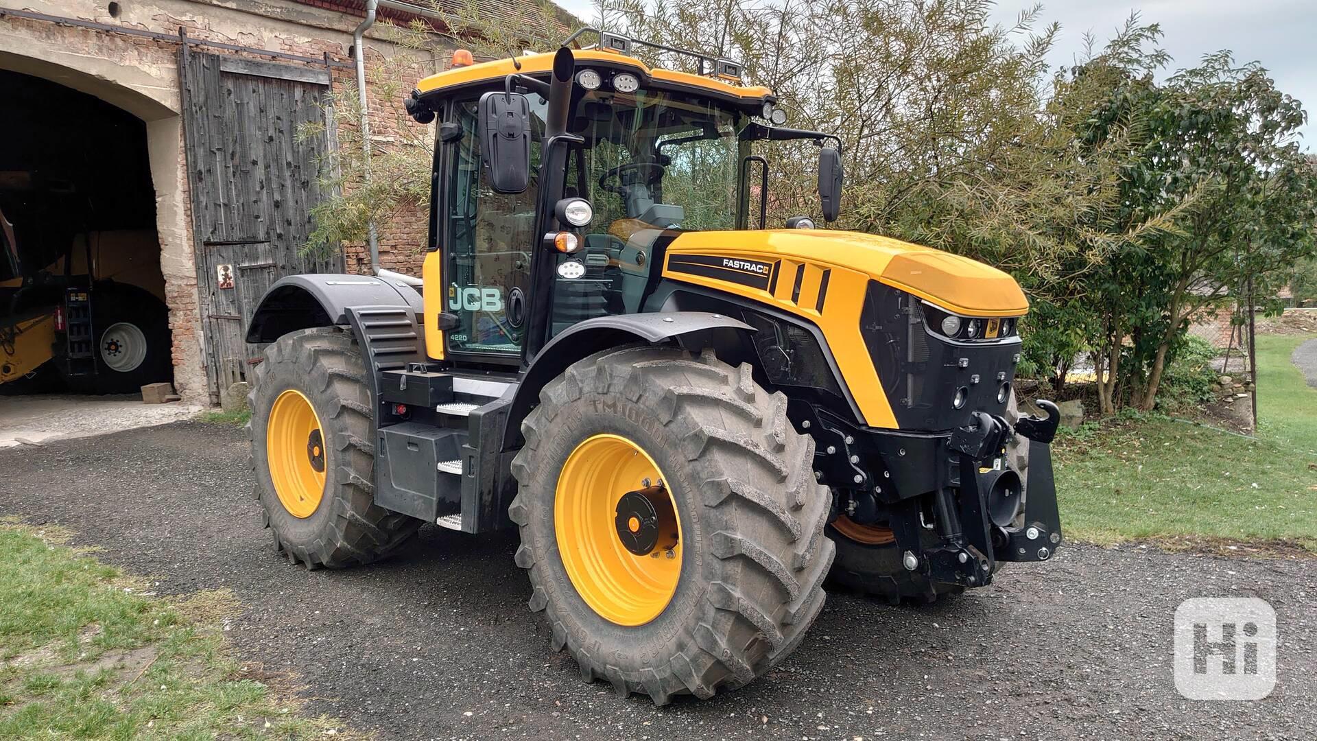 JCB Fastrac 4220 - foto 1