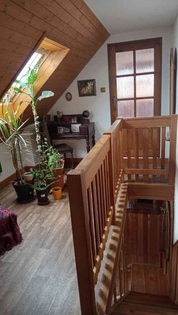 Rodinný domek 5+kk s krbem, stodolou - foto 13