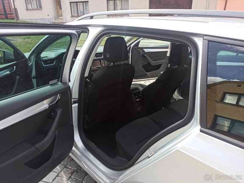 Škoda Octavia 2,0   3 - foto 6